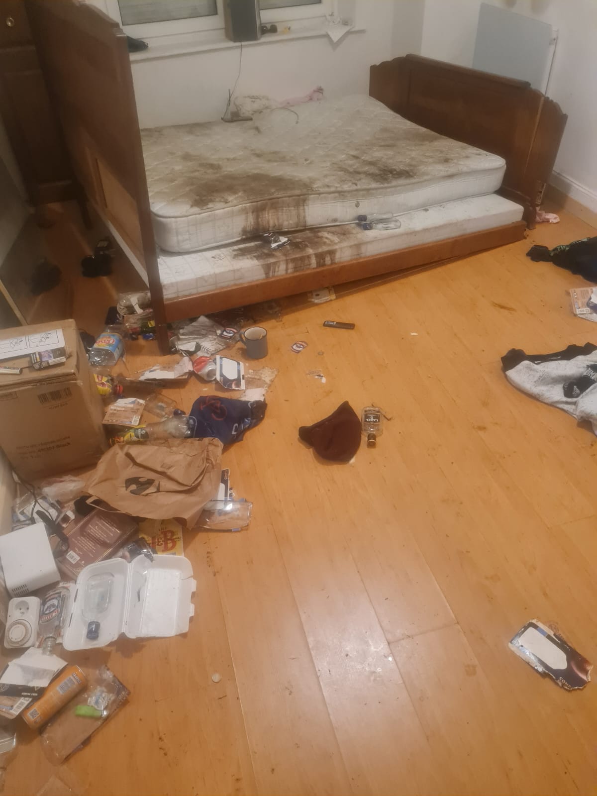 Quels signes montrent qu’un logement commence à basculer vers le syndrome de Diogène ? WhatsApp Image 2025 04 17 A 15.42.50 622bf769