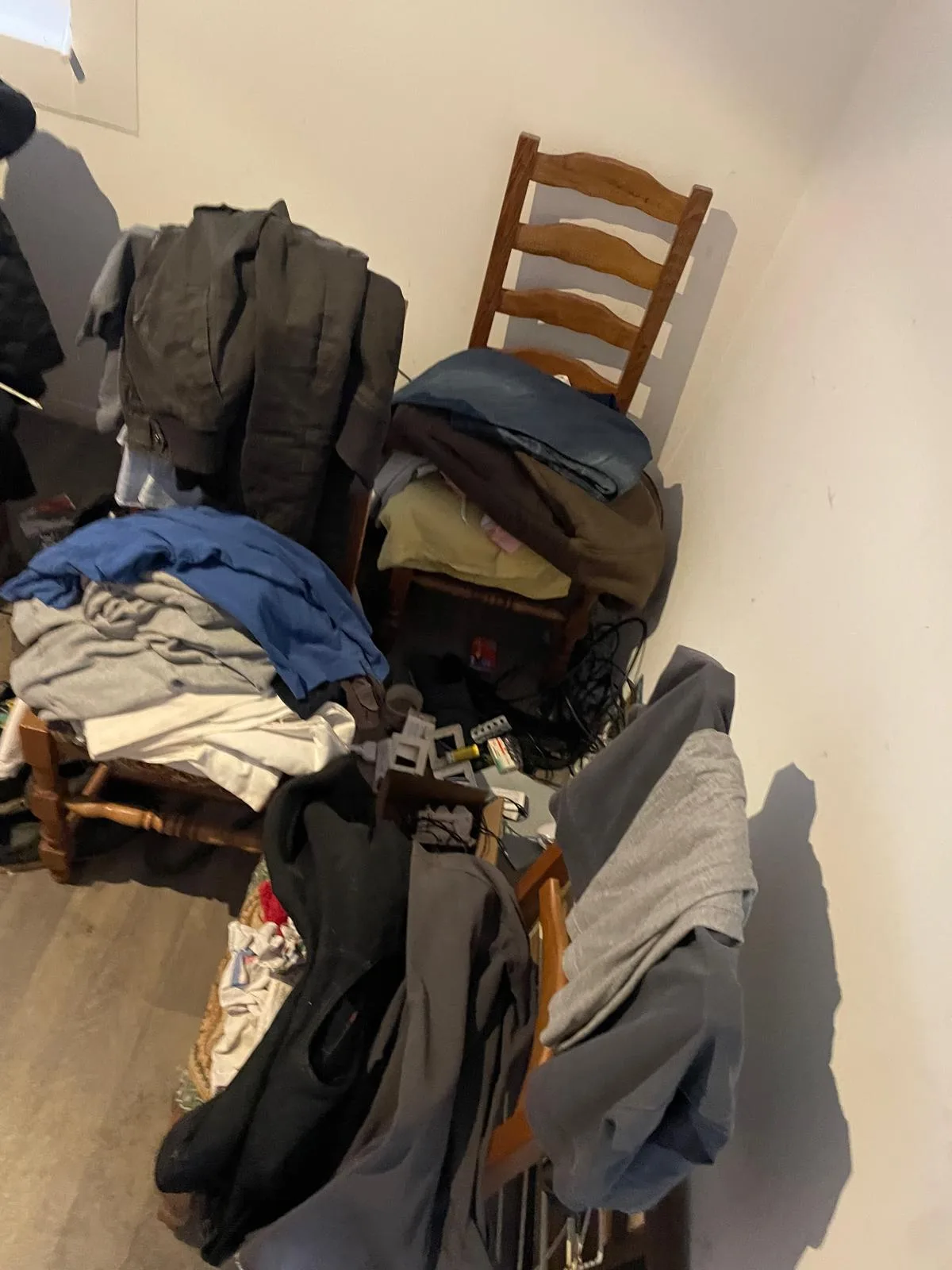Que faire si le plancher semble céder sous le poids des déchets ? SOS DC à Issy-les-Moulineaux à votre secours